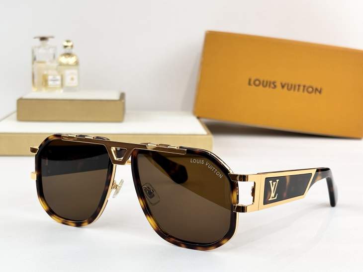Picture of Louis Vuitton Sunglasses _SKUfw76324542fw